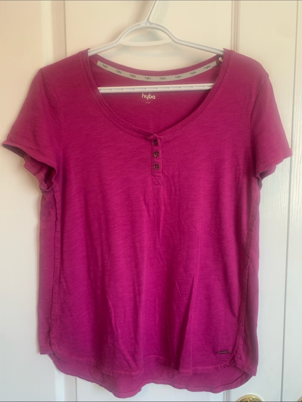 Hyba Women’s Short Sleeve Henley Tee in Magenta